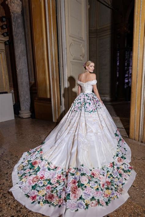 dolce gabbana abito sposo|Kitty Spencer si è sposata, con abito da sposa di .